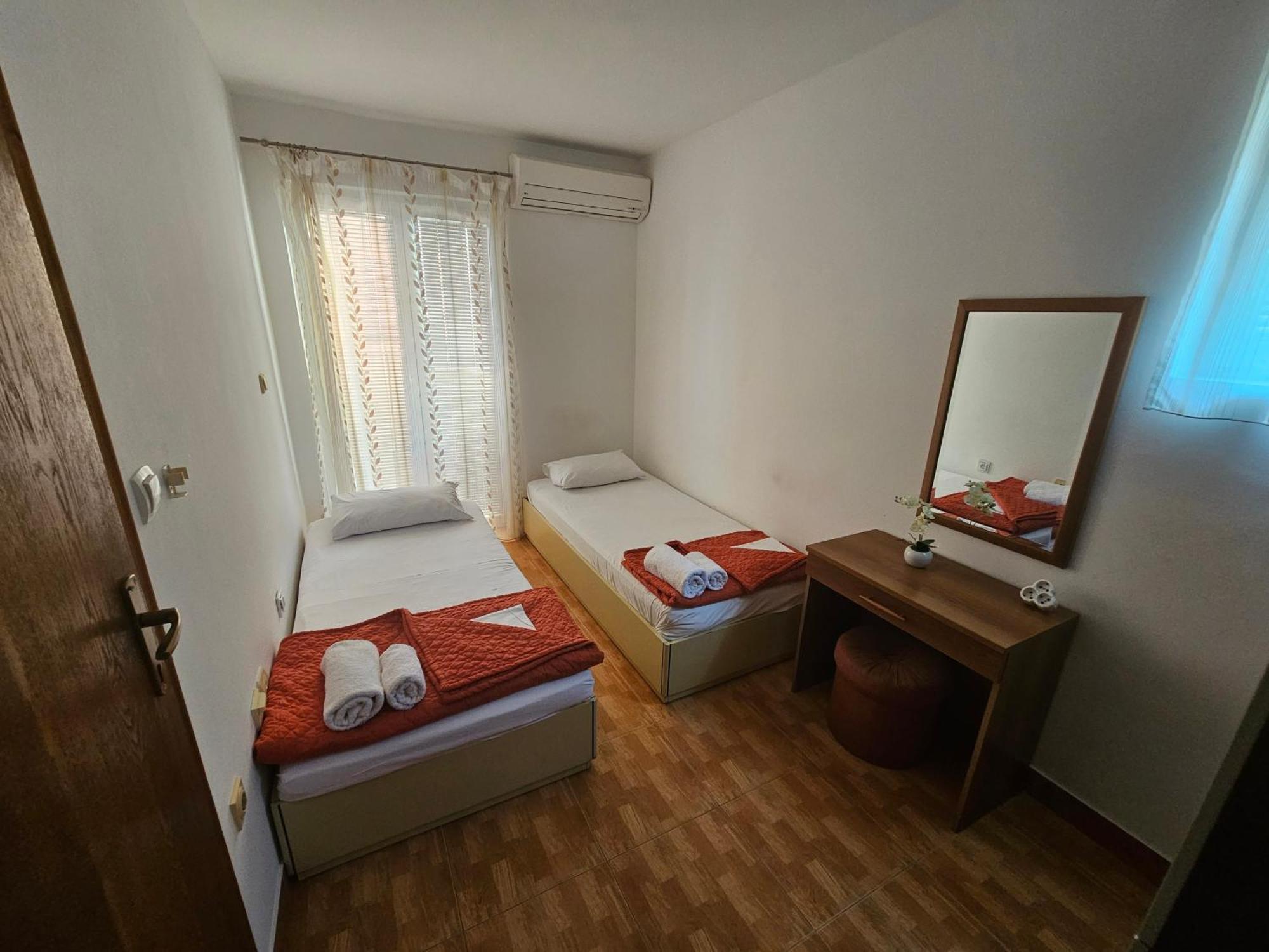Apartments Drobni Pijesak Petrovac Δωμάτιο φωτογραφία
