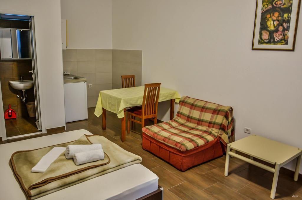 Apartments Drobni Pijesak Petrovac Εξωτερικό φωτογραφία