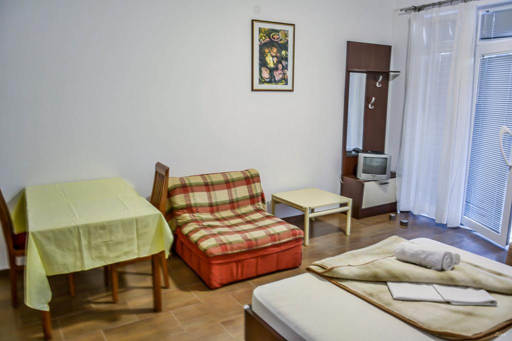 Apartments Drobni Pijesak Petrovac Εξωτερικό φωτογραφία